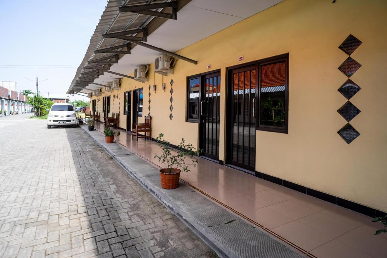Hotel Koolkost Syariah Near Transmart Tegal Esterno foto