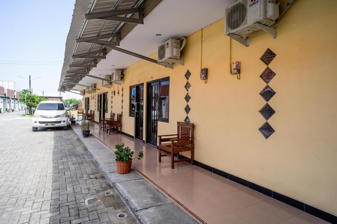 Hotel Koolkost Syariah Near Transmart Tegal Esterno foto