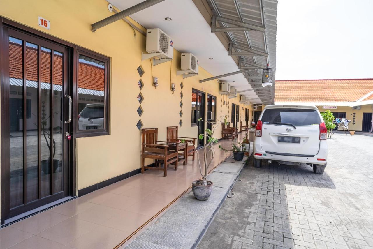 Hotel Koolkost Syariah Near Transmart Tegal Esterno foto
