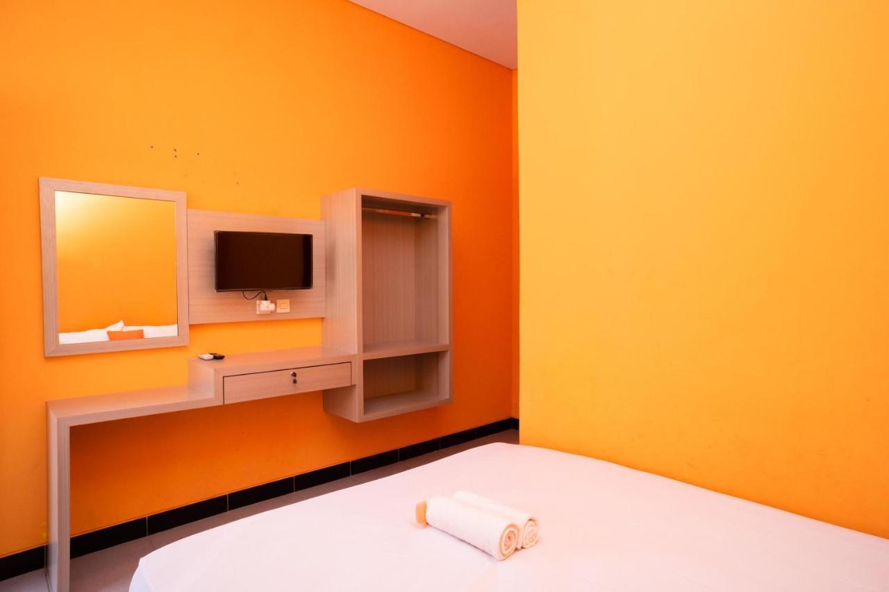 Hotel Koolkost Syariah Near Transmart Tegal Esterno foto
